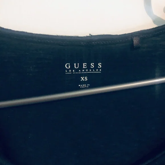 [GUESS] Graphic Tee - Picture 3 of 4